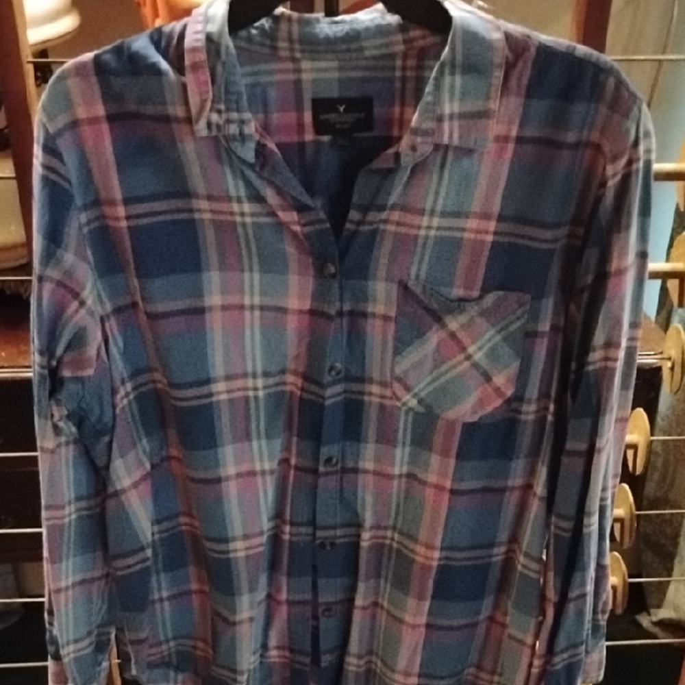 American Eagle Outfitters Blue and Pink Plaid Shirt